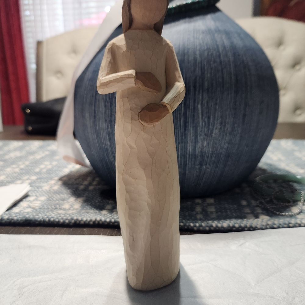 Willow Tree Figurine Cherish - Cream and Brown